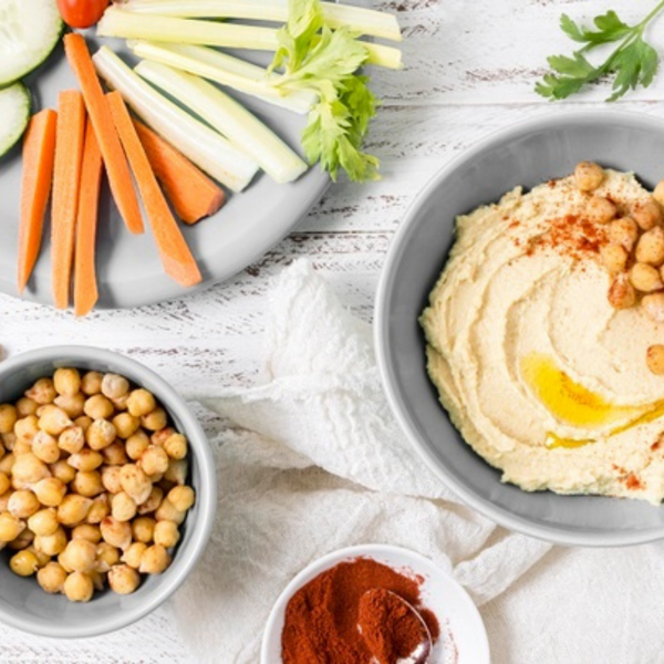 Different and Healty Ways to Eat Hummus