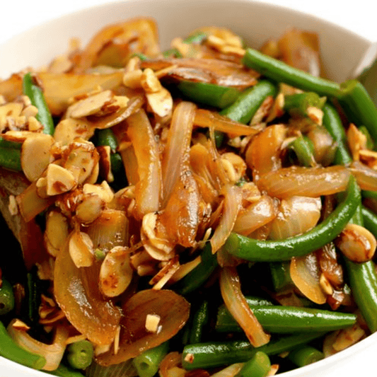 Green Beans with Caramelized Onions and Almonds Recipe - TULUMBA